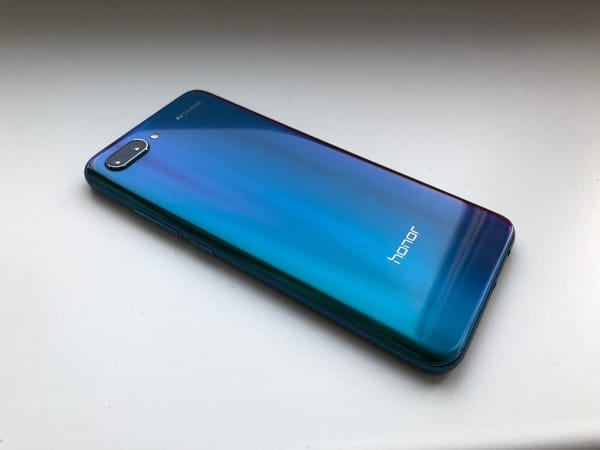Обзор Huawei Honor 10 и впечатления от  Android спустя ~6 лет на iOS